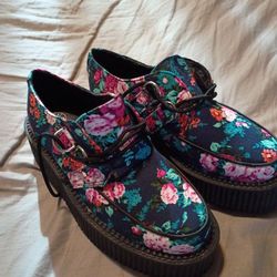 T.U.K floral fun round creepers womens size 6