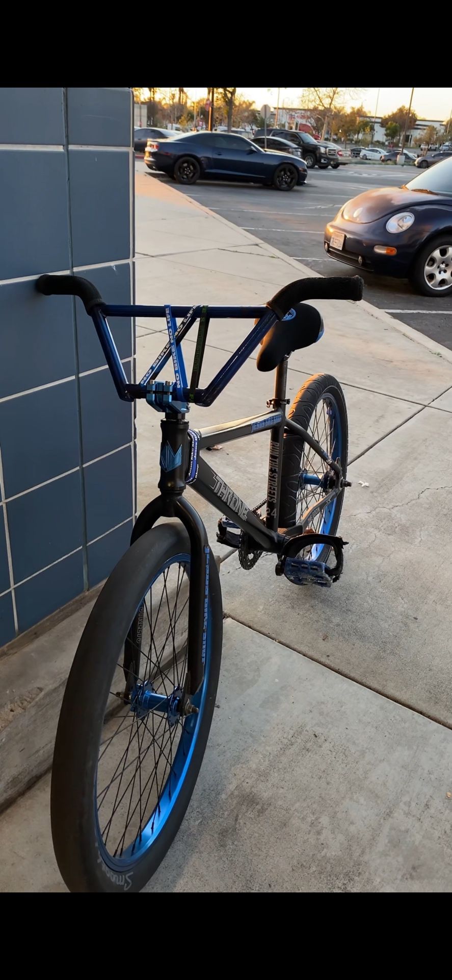 24 Inch Throne/ Trade For Fixed Gear 24 for Sale in Irwindale, CA - OfferUp