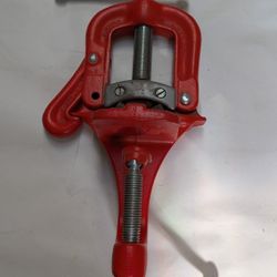 Ridgid portable yoke vise new 
Model 39.   1/8" to 2 1/2"
