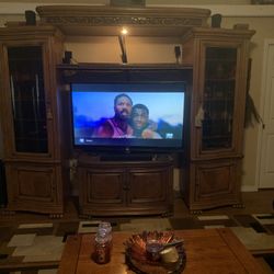 Entertainment center 