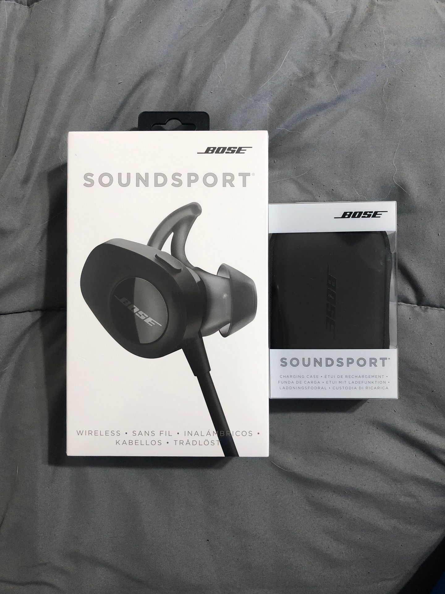 Bose soundsport headphones and charging case