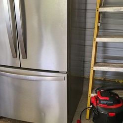 Frigidaire Refrigerator 