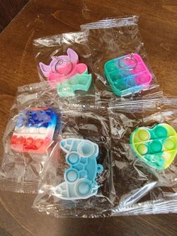 Pop‑It Fidget Keychain Lot – 5 Pack (Brand New)