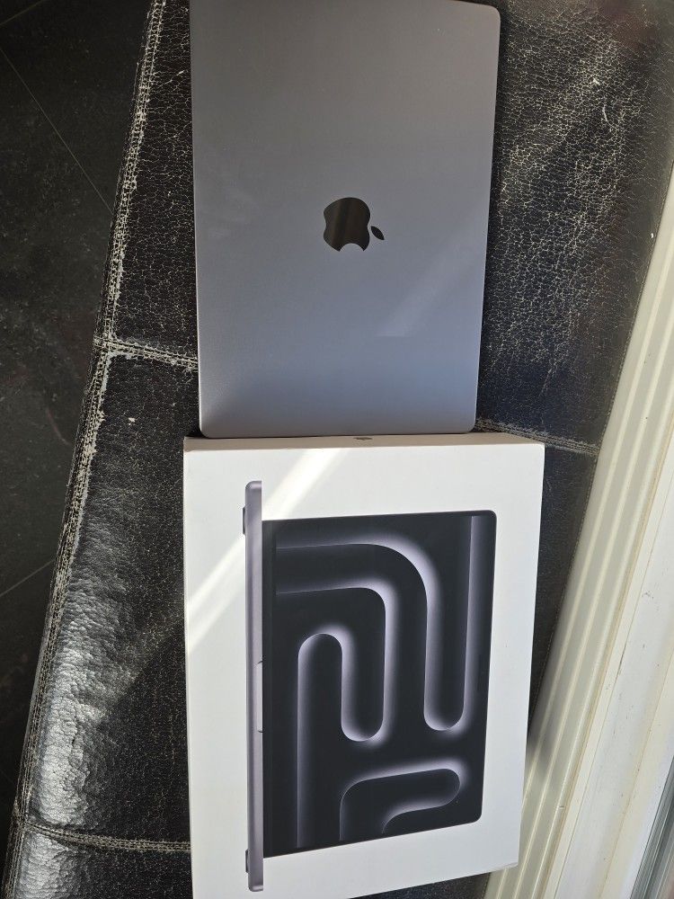 New 2023 MacBook Pro A2918 M3 14" Screen,8gb RAM, 1TB SSD for Purchase Soon