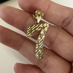 10kt Yellow Gold #7 Pendant 