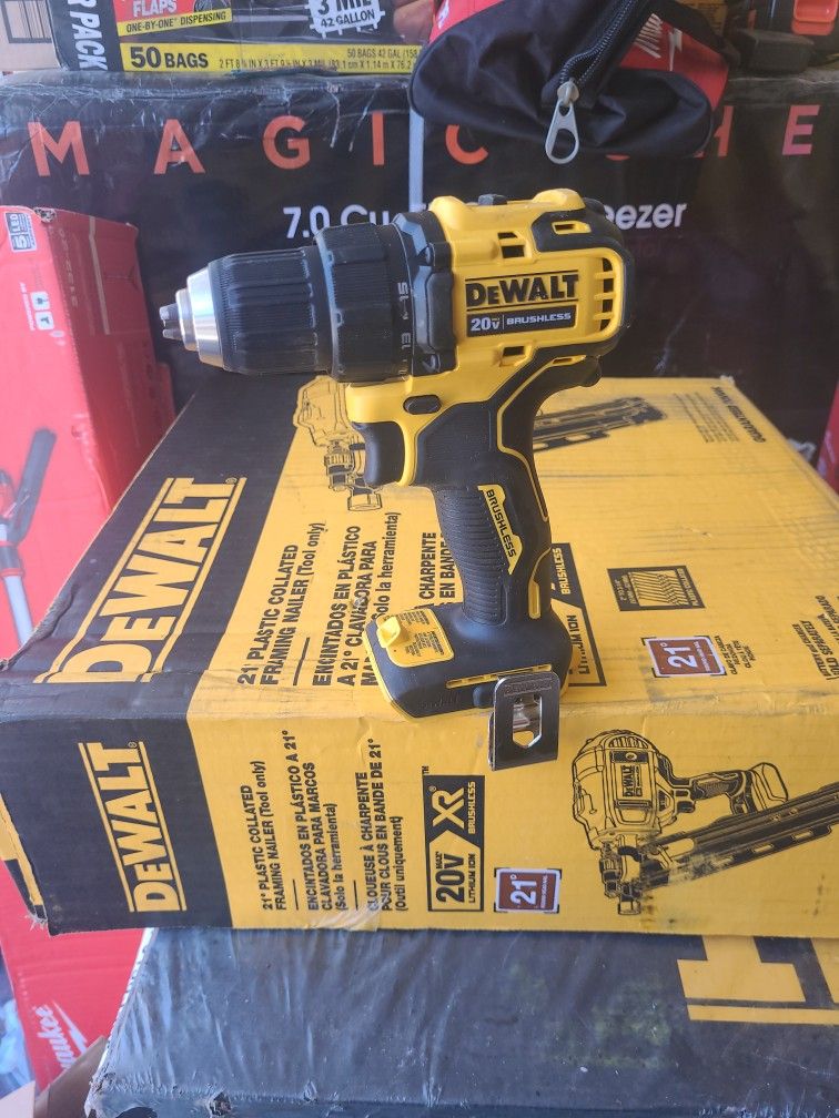 DEWALT ATOMIC 20-Volt MAX Cordless Brushless Compact 1/2 in. Drill/Driver (Tool-Only)