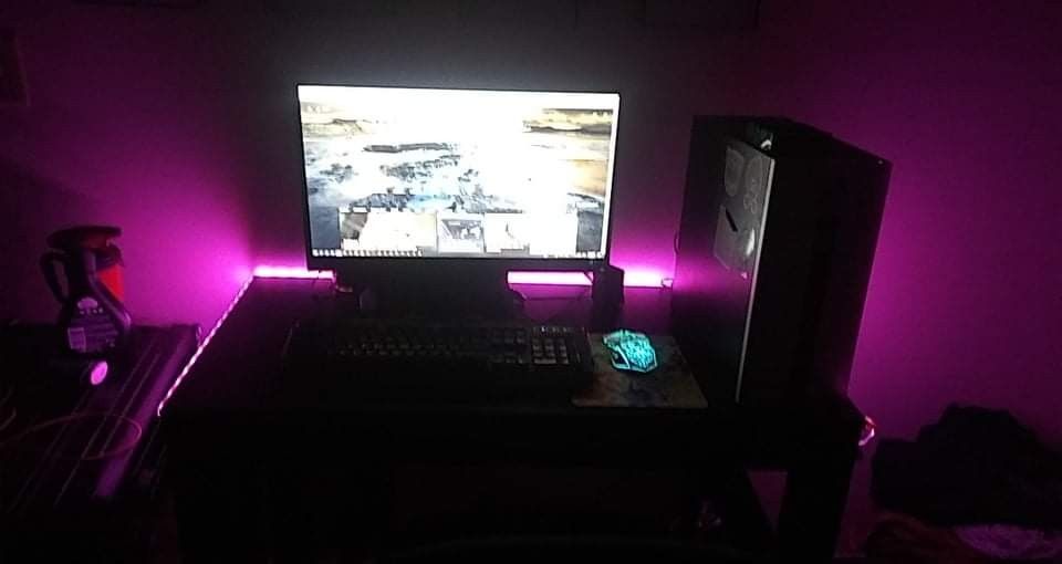 Computer For Sale. Hp Monitor Hp Tower Hp Speakers Includes Desk Mouse And Keyboard