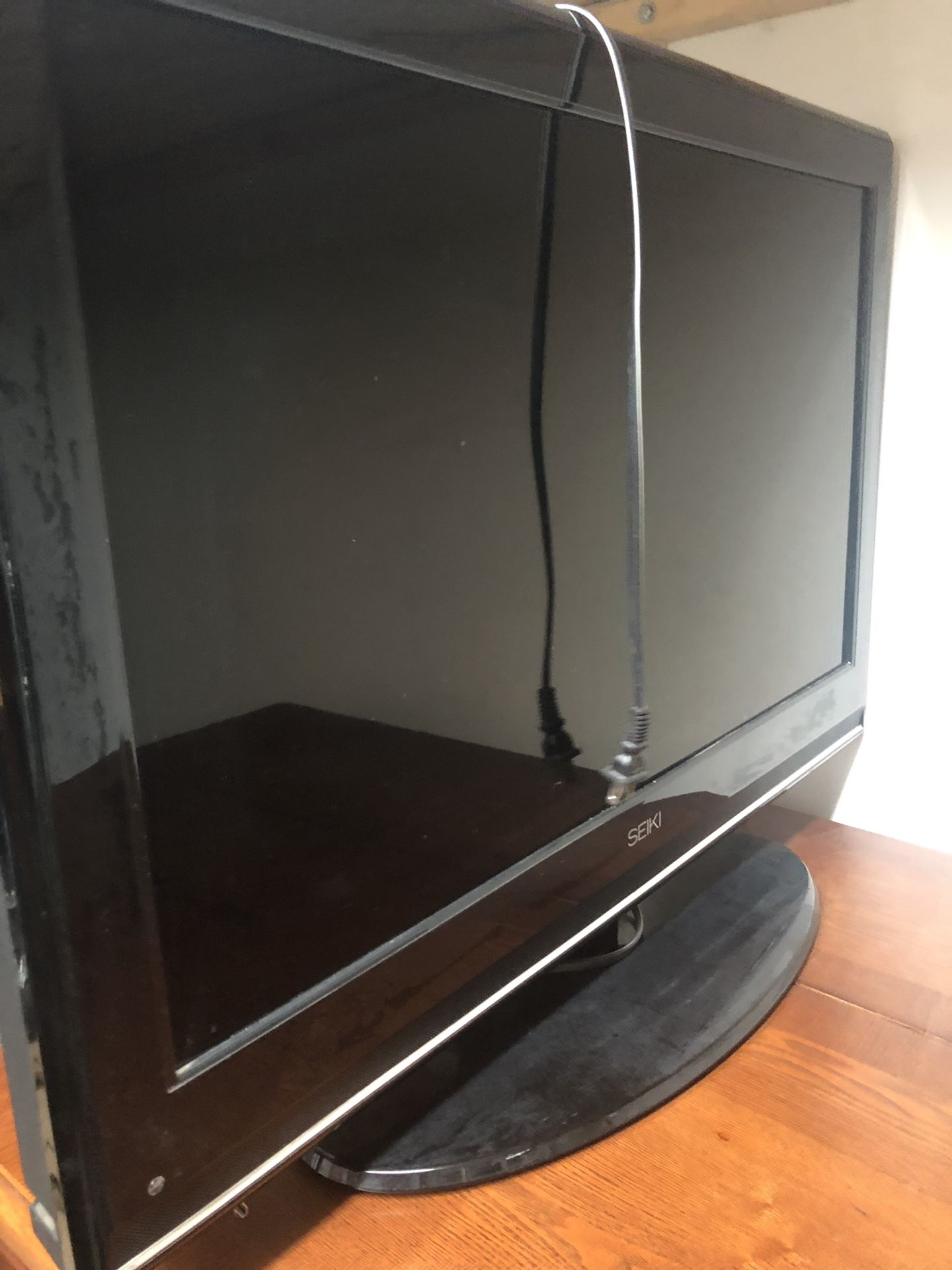 Seiki “32” inch tv