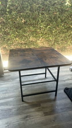 Small coffee table w/ storage