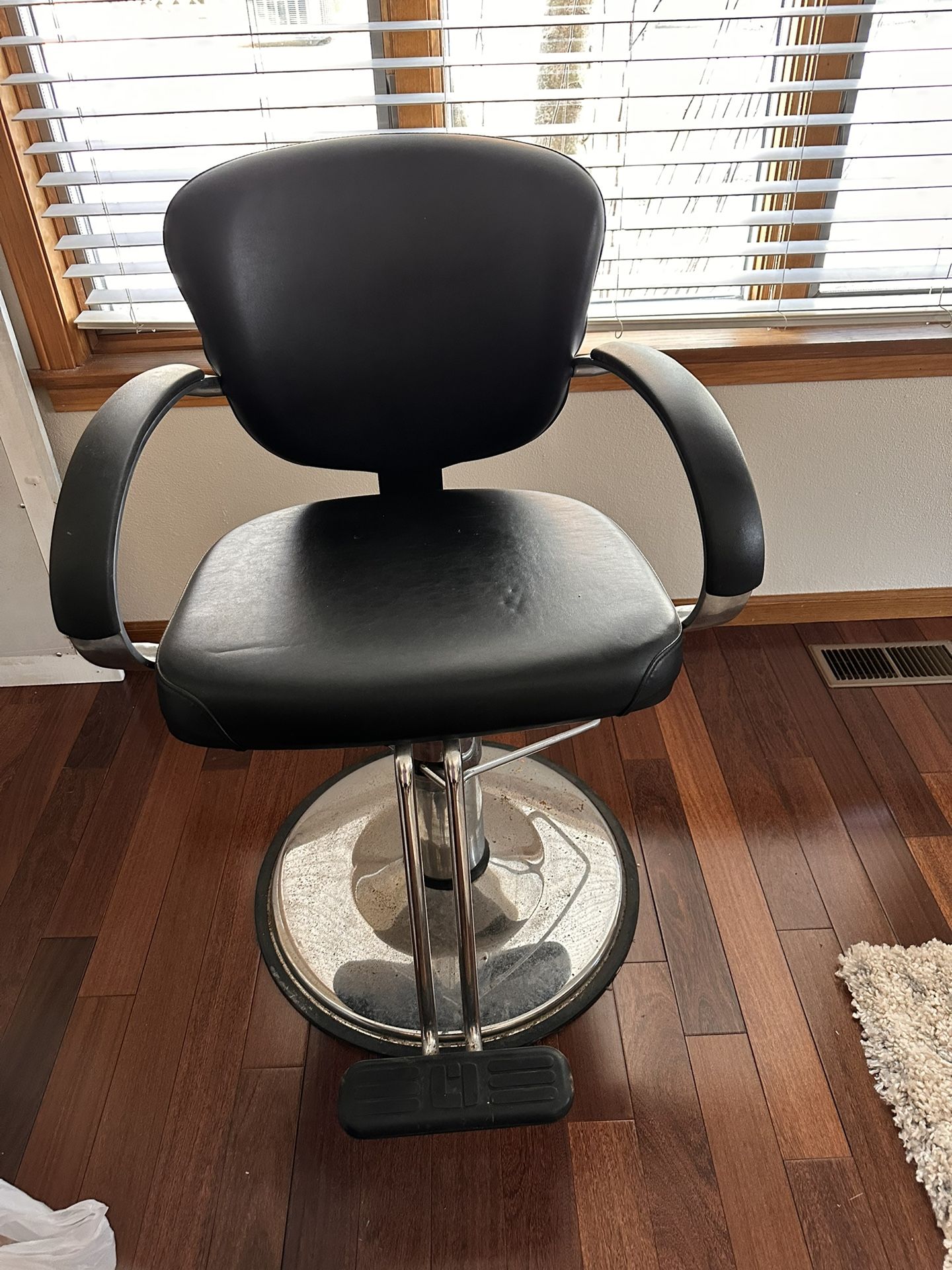Styling Chair