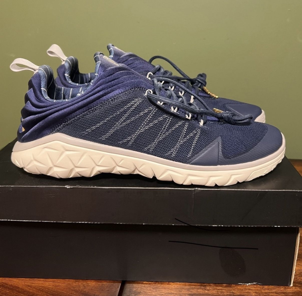 Jordan Flight Flex TRNR Jeter RE2PECT Brand New. Size 14