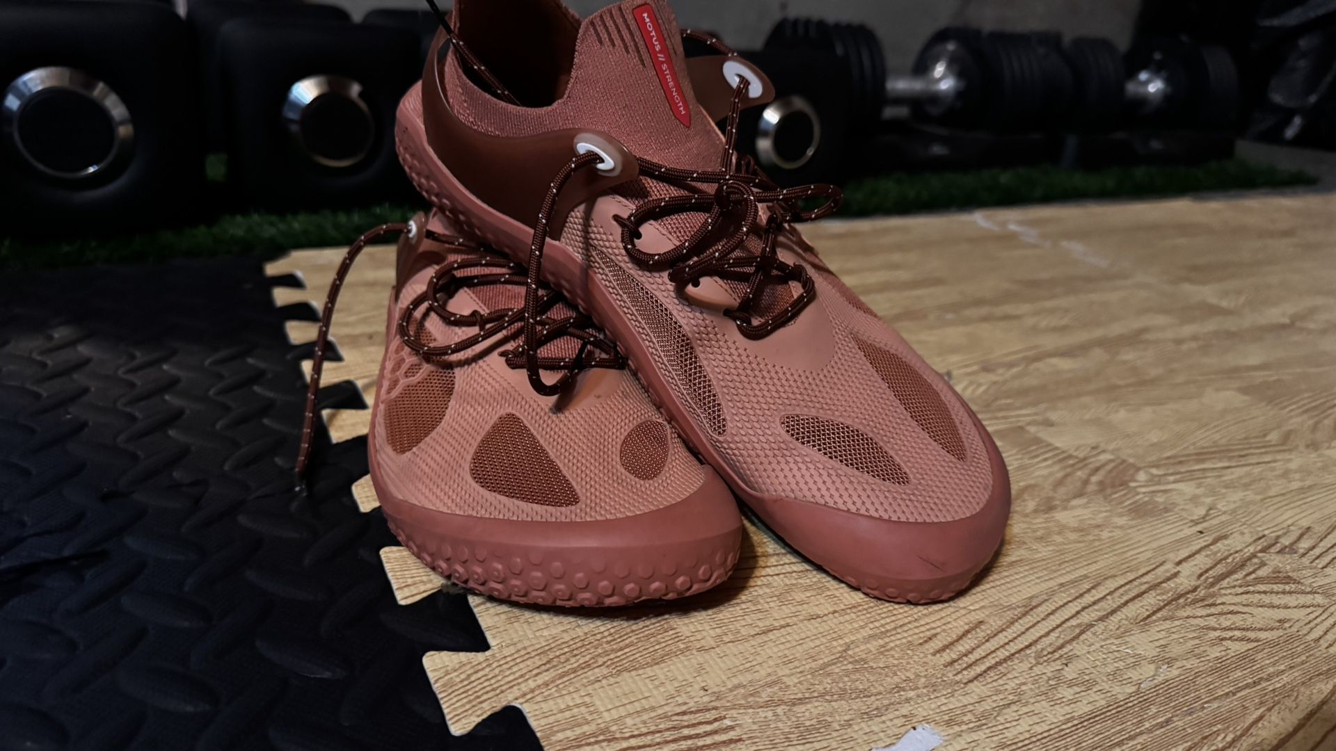 Vivobarefoot Motus Strength Sunbaked US Men 10 43EU