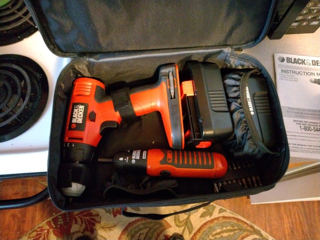 New 18v Black& Decker Drill And Driver Set