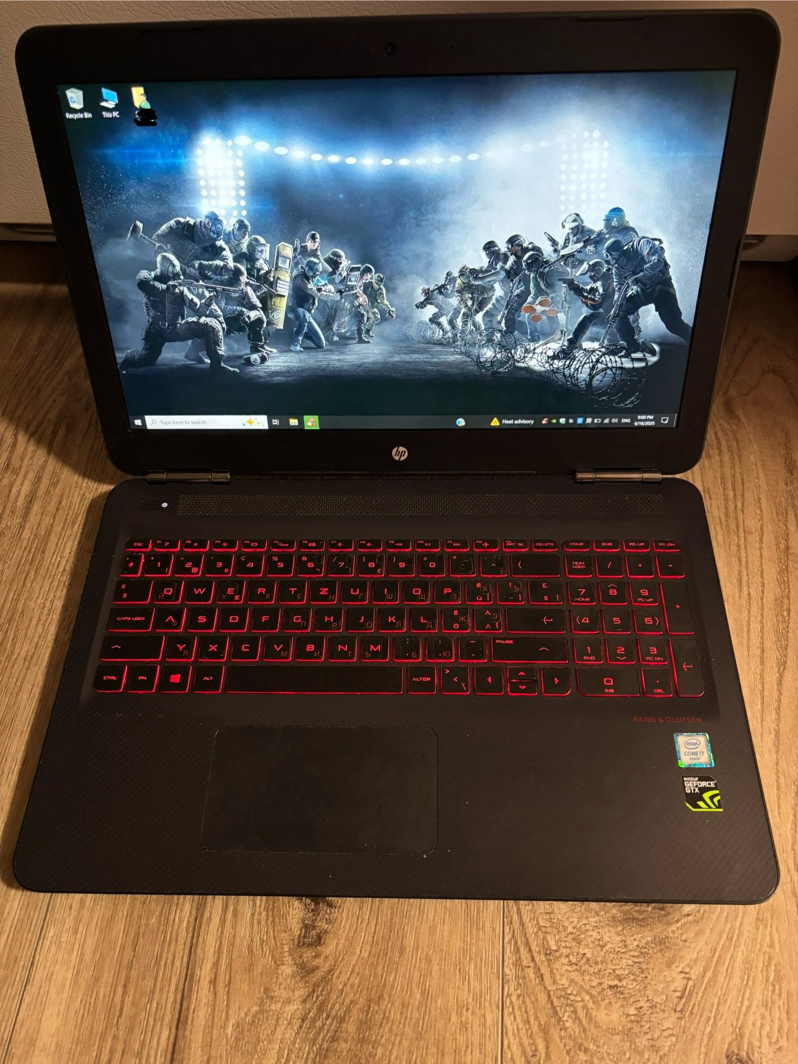 HP Omen 15 Gaming Laptop Computer, Intel i7, 16GB RAM, GTX 960, 256 GB SSD, 1 Tb Hard Drive, 15.6 Display, Windows 10 64-bit