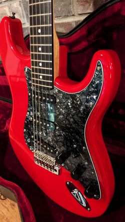 MCP Custom Strat Guitar w Case