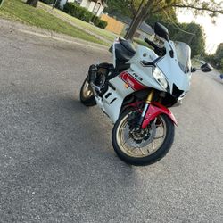 2022 Yamaha R3 60th Anniversary Edition 