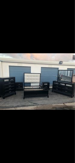 Queen bedroom set
