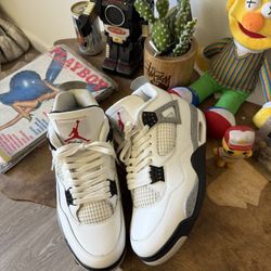Jordan 4 White Cement 