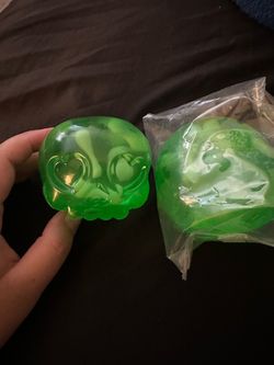 Green skull squishy