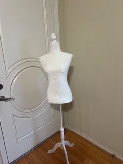 White Female Dress Form Mannequin with Stand