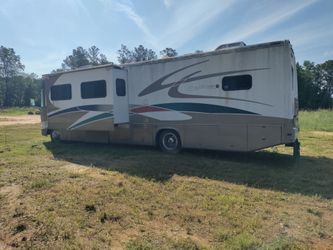 Sun Voyager By Golf Stream Bus 13,000 OBO