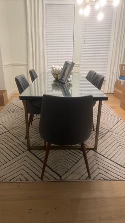 Dining room table and 6 chairs