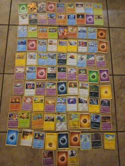 Pokémon Trading Cards Lot Mixed Bundle