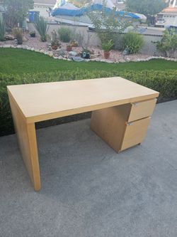 Heavy duty desk
