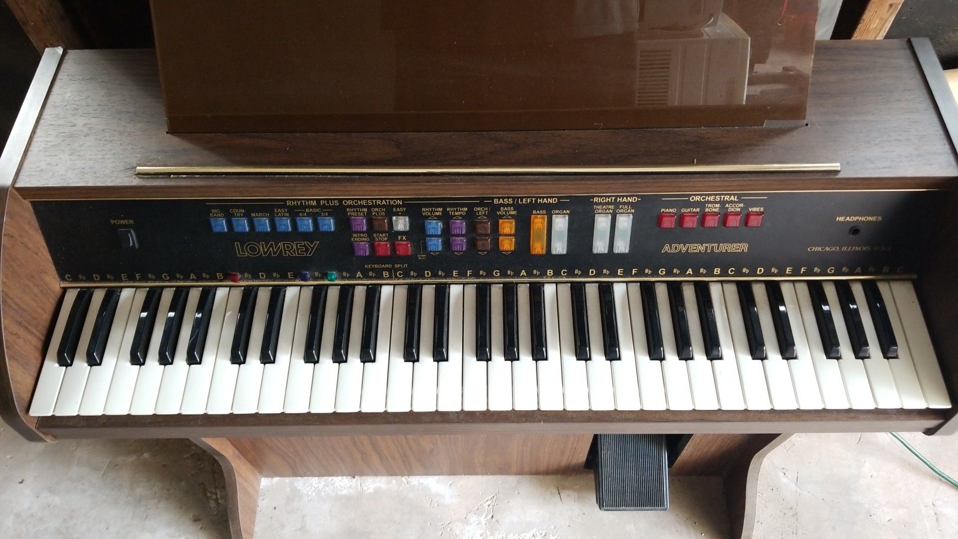 Lowery Adventurer Organ Piano