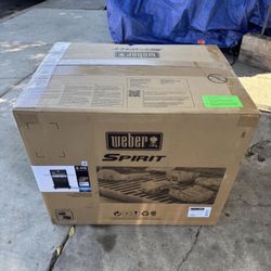 Weber Spirit E-315 3-Burner Natural Gas BBQ in Black