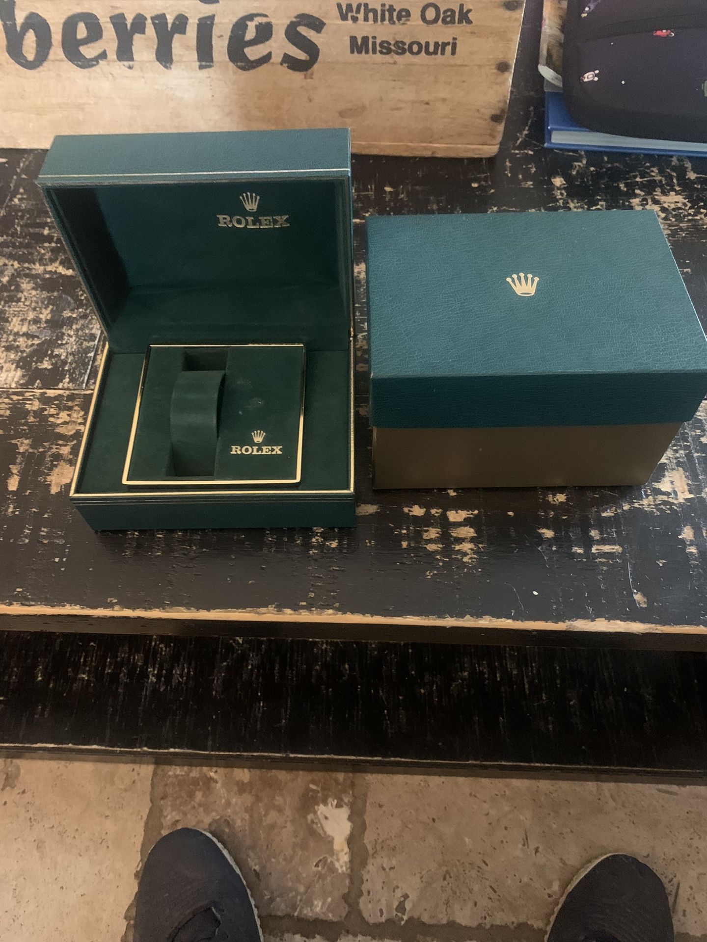 Beautiful Vintage Case In Great Condition Don’t Need Any More