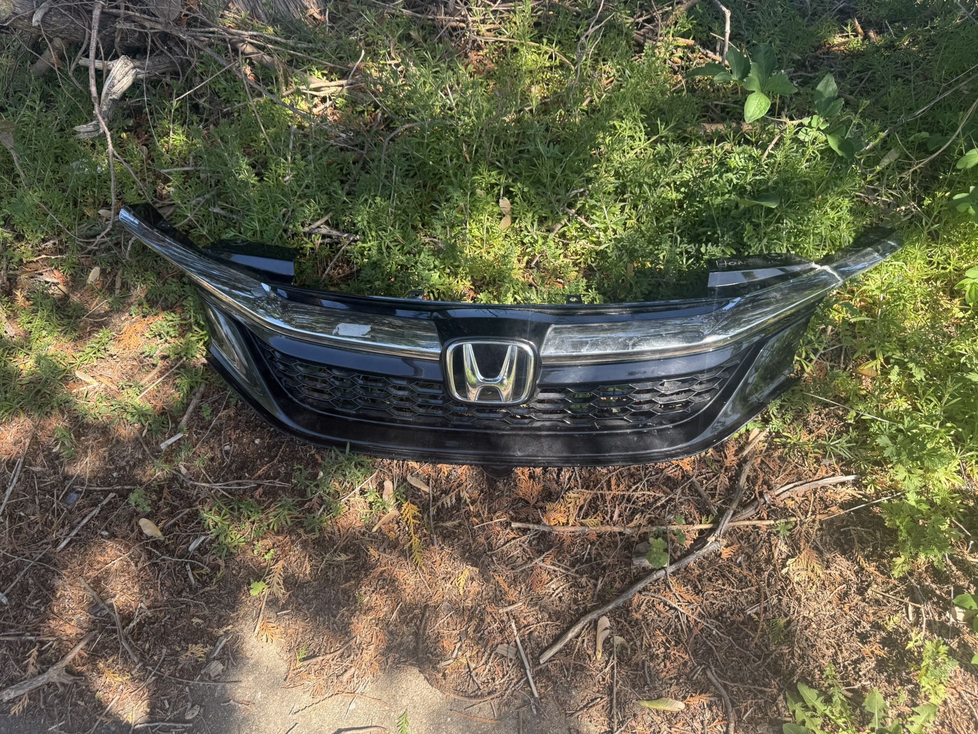 2016-2017 HONDA ACCORD GRILL