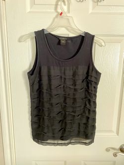 Ann Taylor women’s ruffled sleeveless top