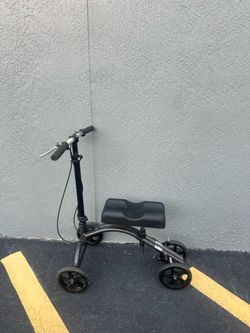 Drive Medical Knee Walker Scooter Mobility Steerable Rollator
