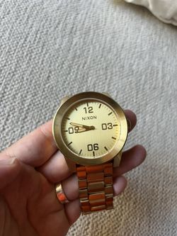 NIXON CORPORAL SS- ALL GOLD- OBO