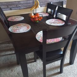 Table With 6 Chairs Dark Brown. 