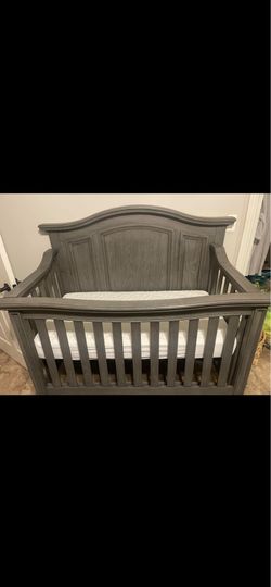 Convertible Baby Crib w/ Toddler Rail & Mattress
