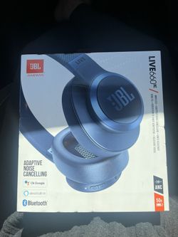 JBL by Harman Live 660nc headphones