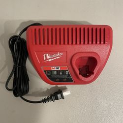 Milwaukee M12 Charger 