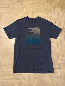 Patagonia men’s graphic tshirt size small