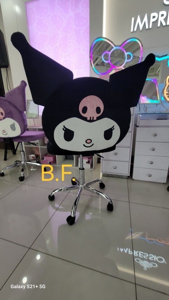 🎪 Kuromi Black Chair, New in the Box.