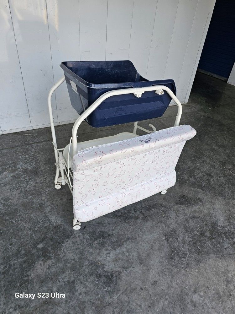 Folding Kinbor Diaber changing table portable Good Condition