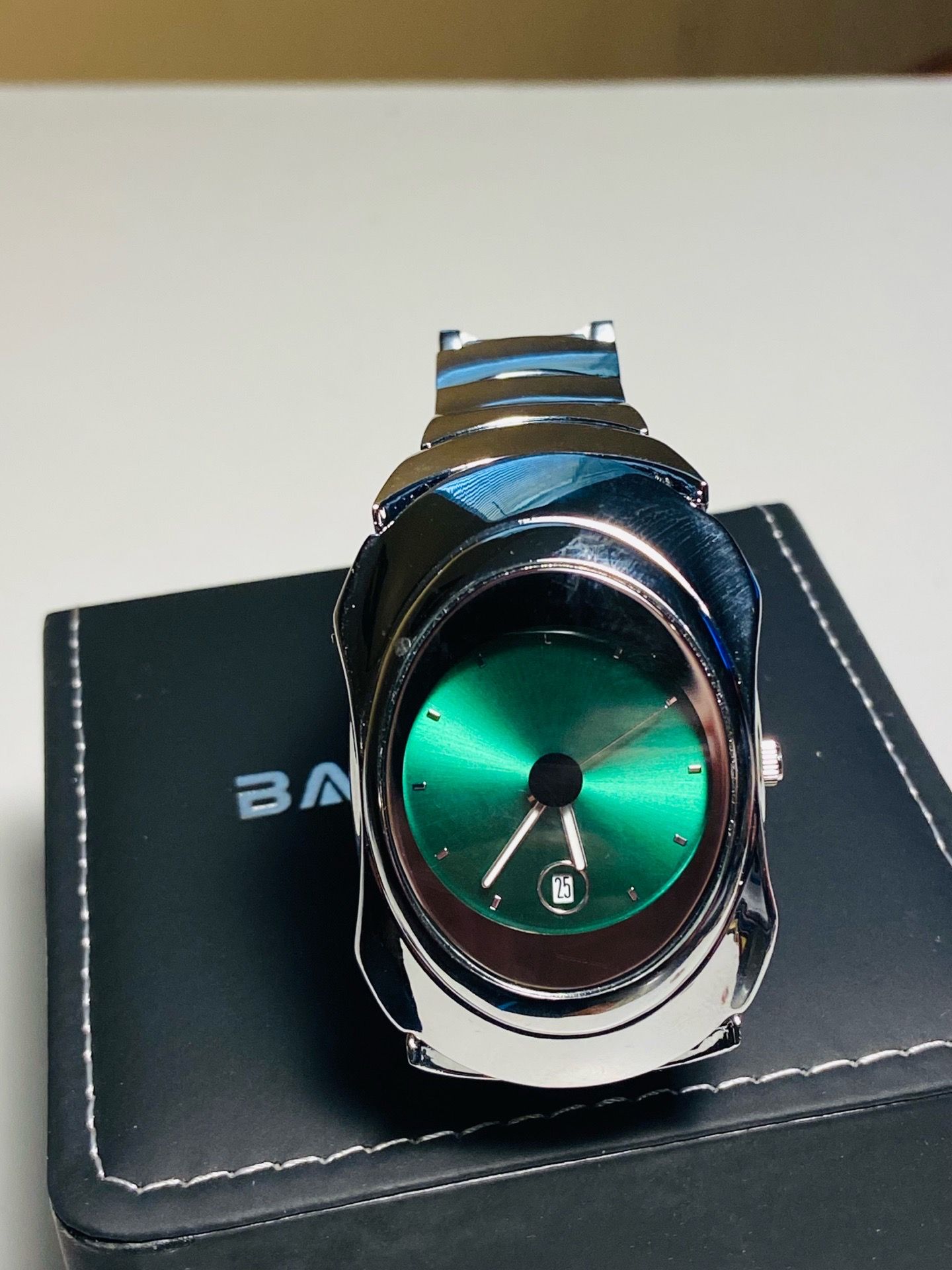 Beautiful Baramon Quartz Brand New Never Worn 40mm Stylish Futuristic Watch