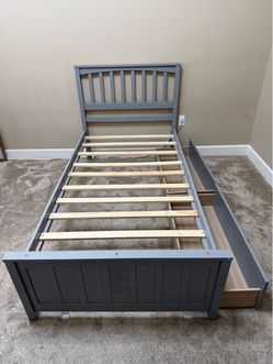 Twin size bed