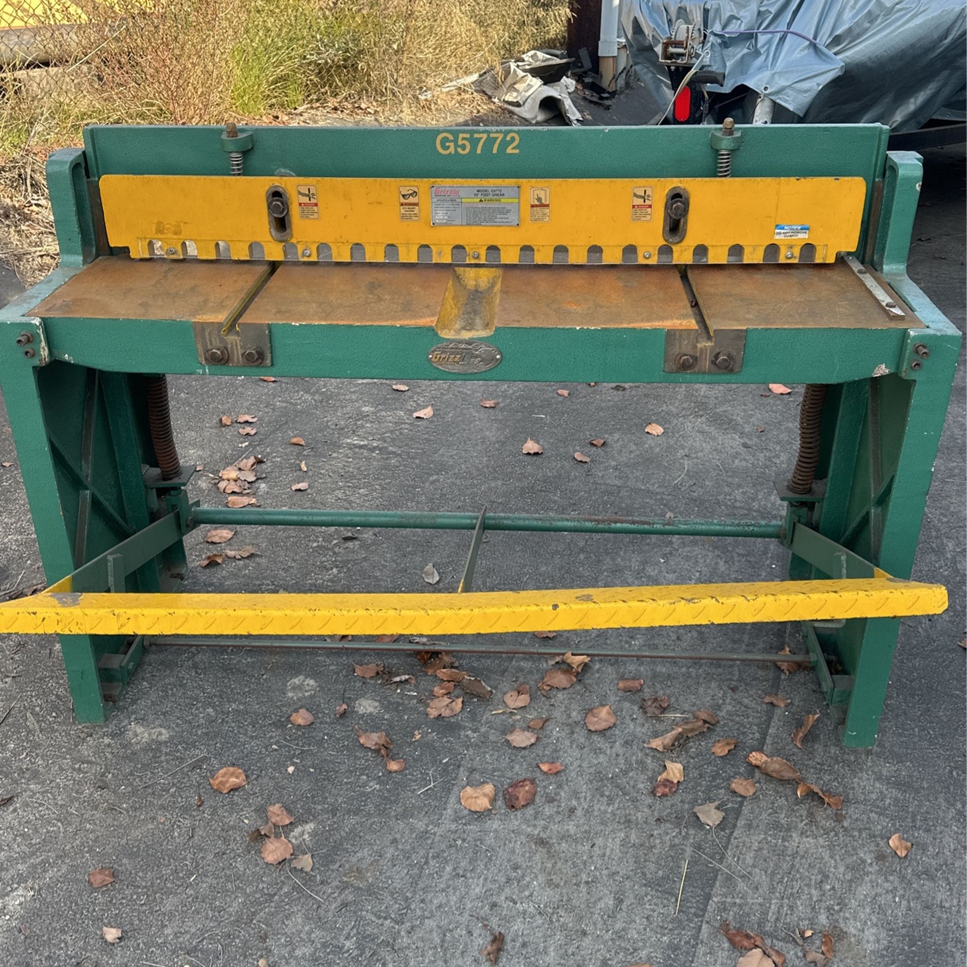 Grizzly Foot 52” Foot Shear