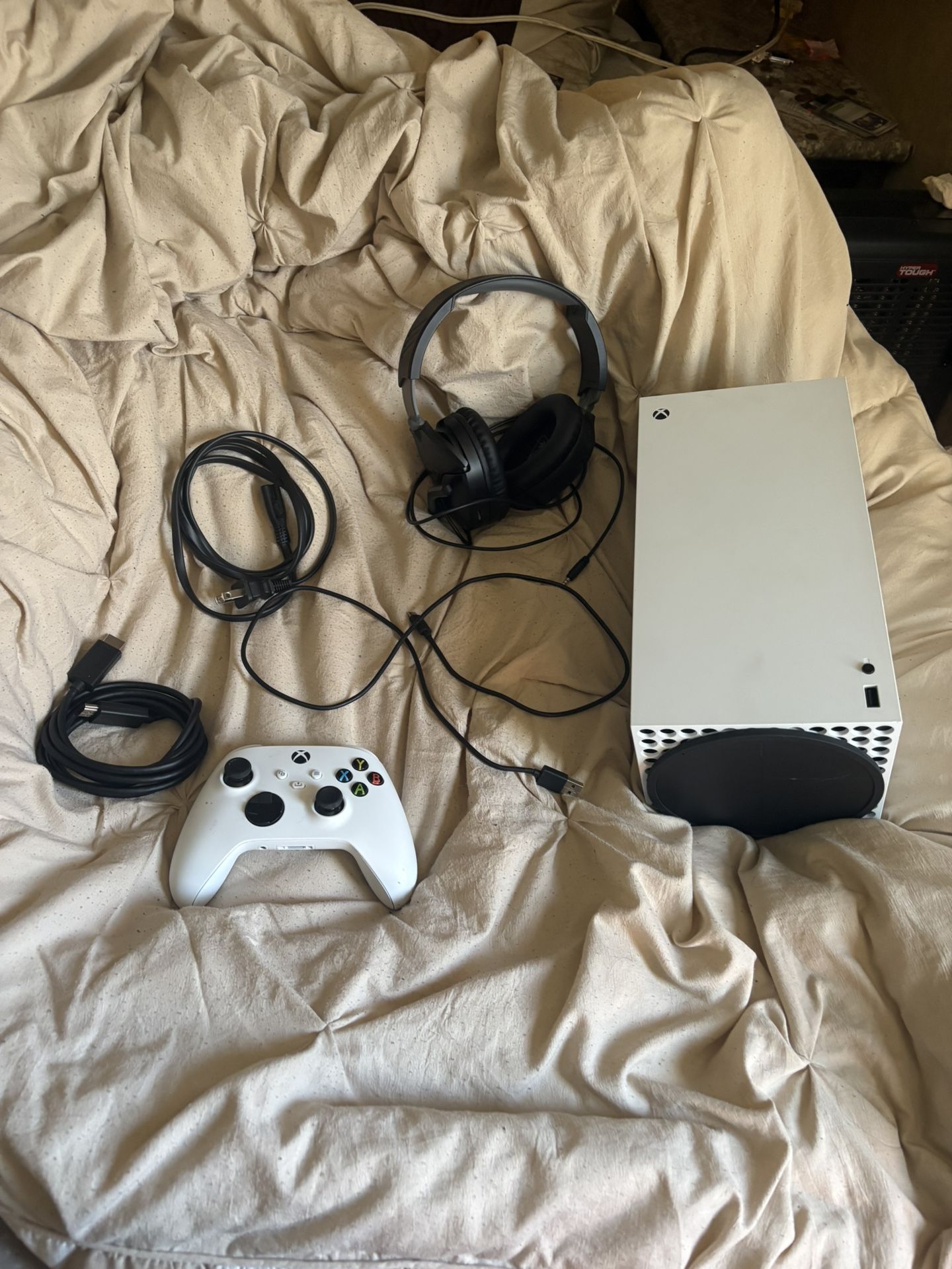 Xbox Series X (W/Games & Headset)