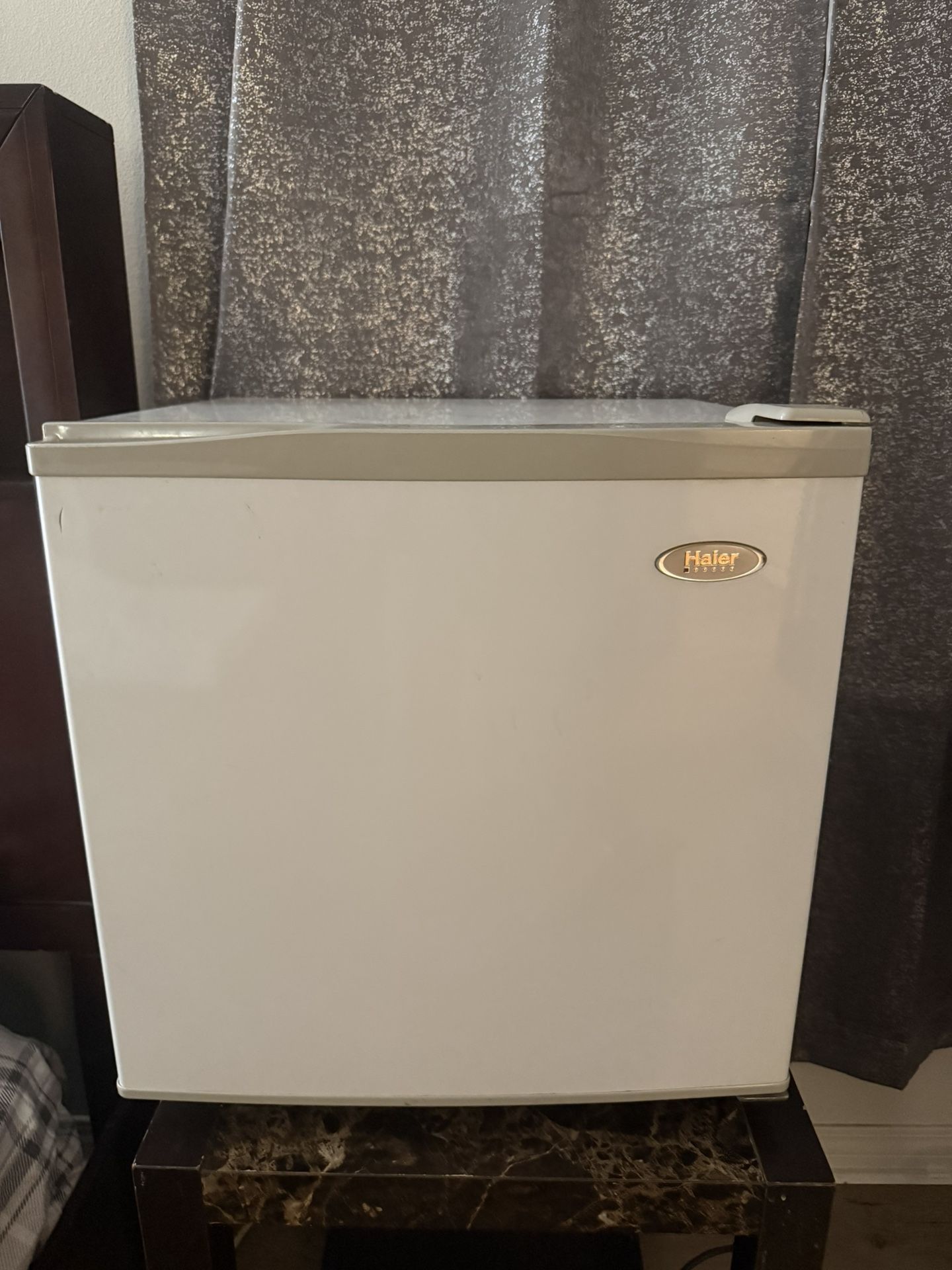 Mini fridge- White