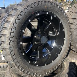 20x10 MOTO METAL WHEELS WITH 33x12.50R20 TIRES