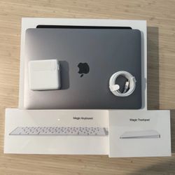 2022 MacBook Pro M2
