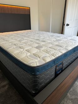 Queen size mattress pillow top 12”.     New mattress in a plastic sealed.